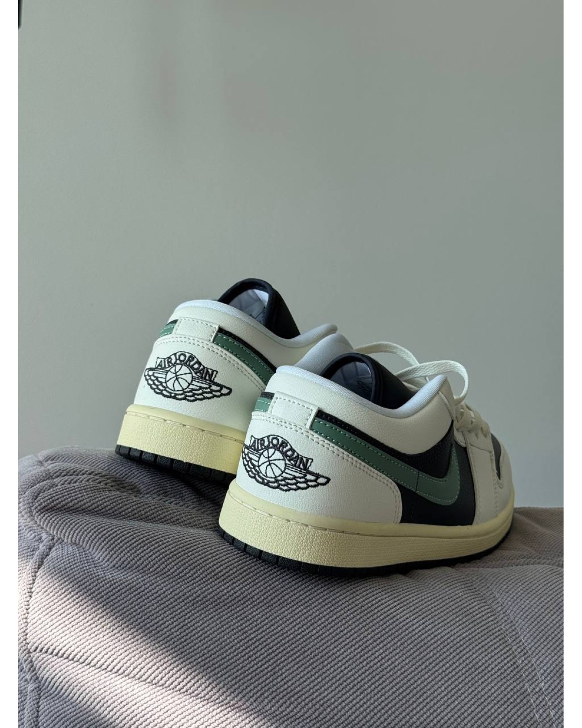 Jordan 1 Low Retro ‘Jade Smoke’