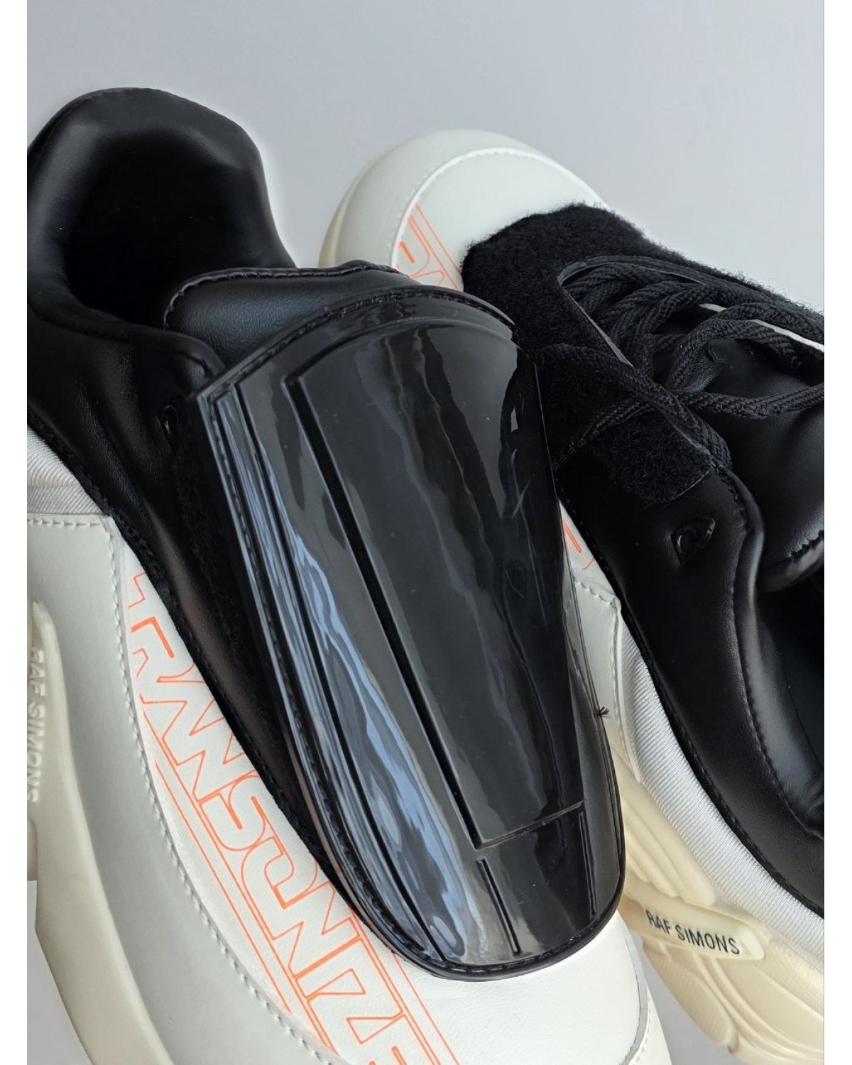 Adidas Raf Simons Antei Cream/Black Adidas Raf Simons Antei Cream/Black