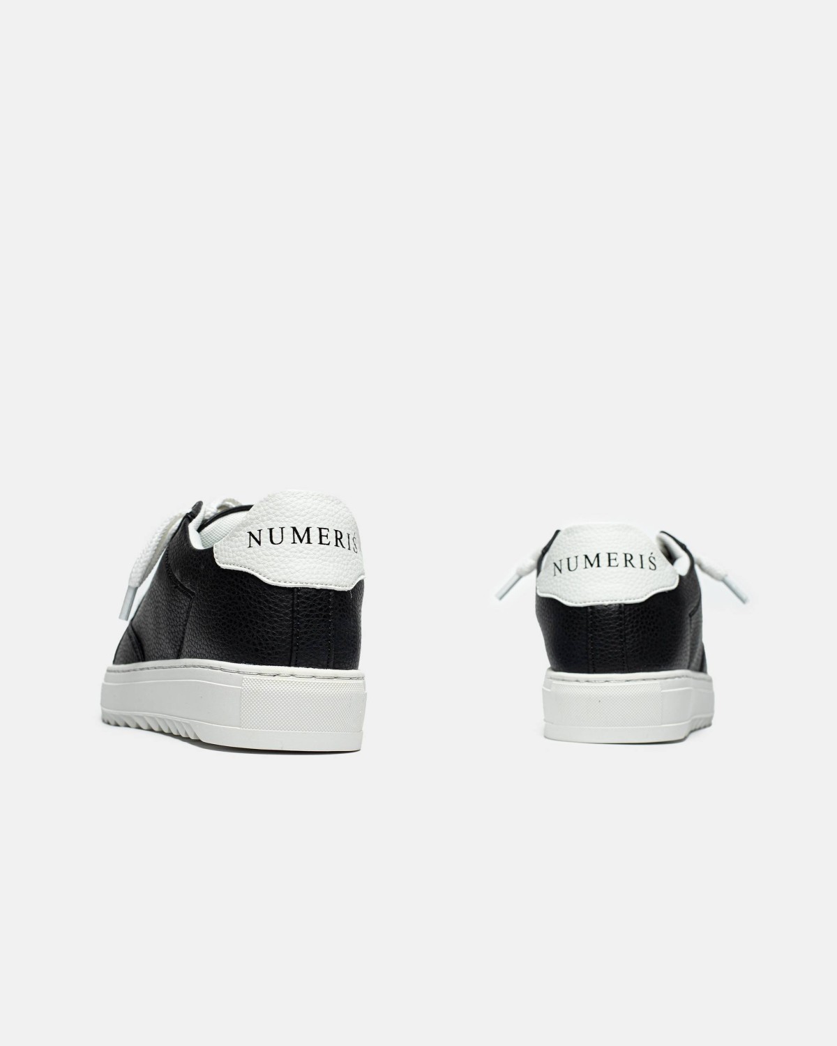 Numeris Black Lether