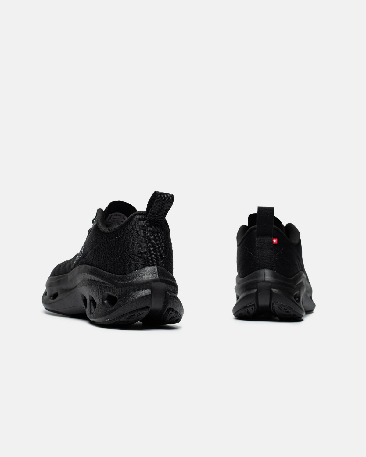 On Cloudtilt Cosmic x Loewe Black On Cloudtilt Cosmic x Loewe Black