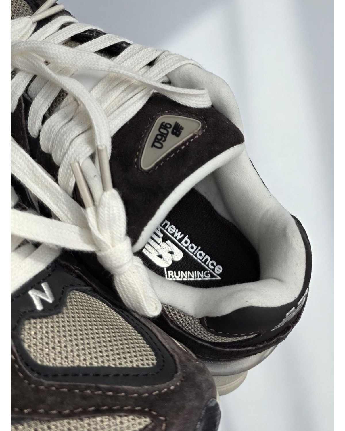 New Balance 9060 Brown / Beige New Balance 9060 Brown / Beige