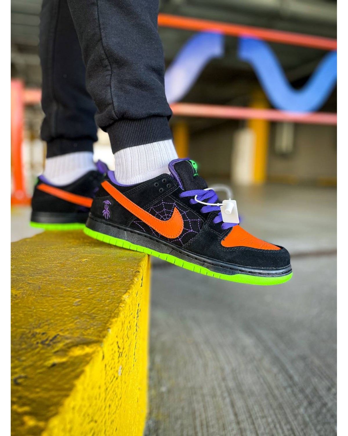 Nike SB Dunk Low "Night of Mischief" Halloween