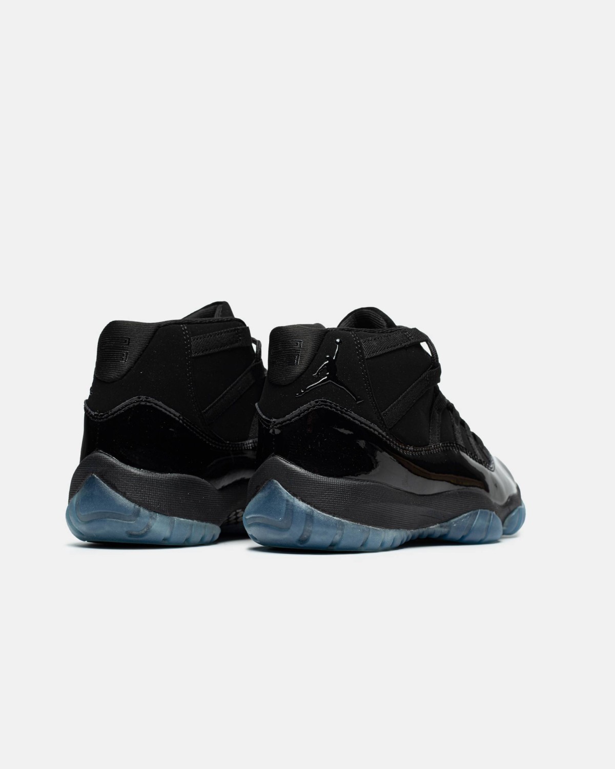 Air Jordan 11 Retro Cap and Gown
