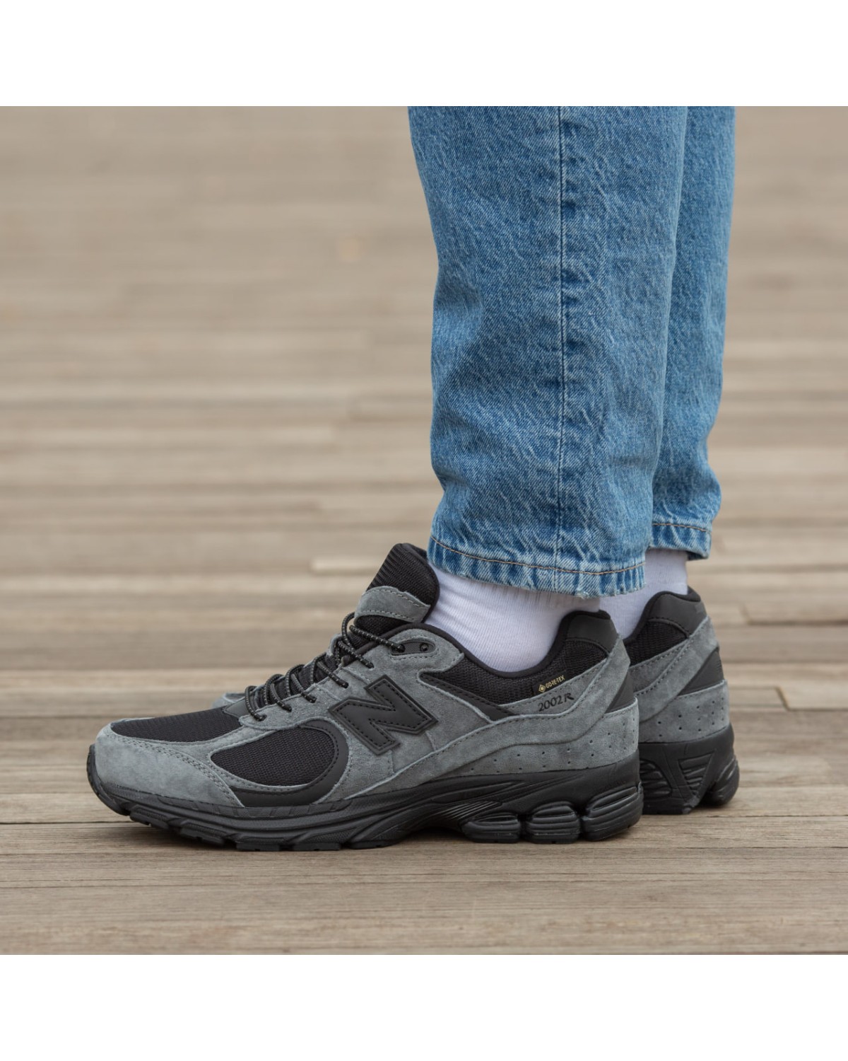 New Balance 2002r Grey / Black Gore-Tex