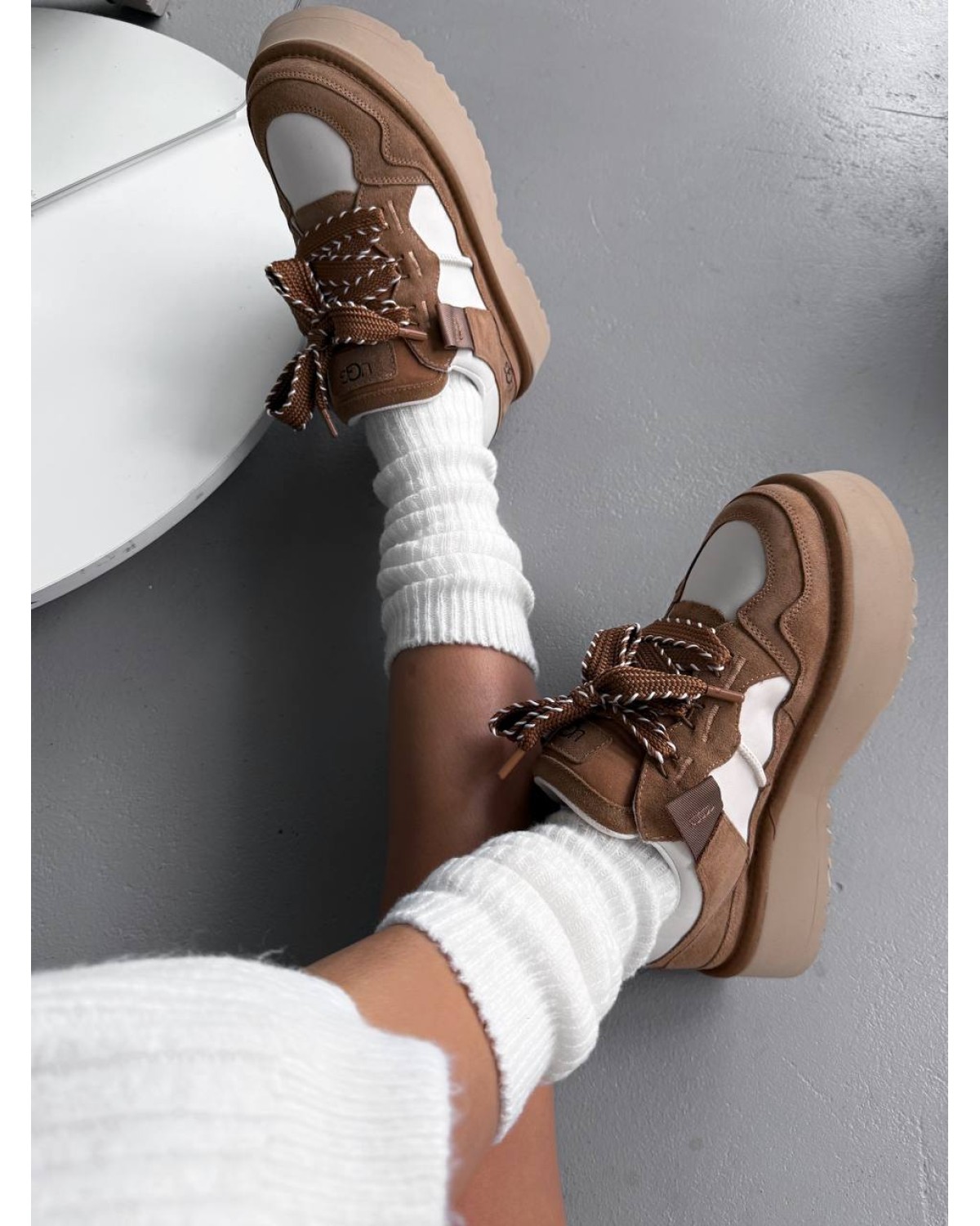 UGG Astromel Chestnut