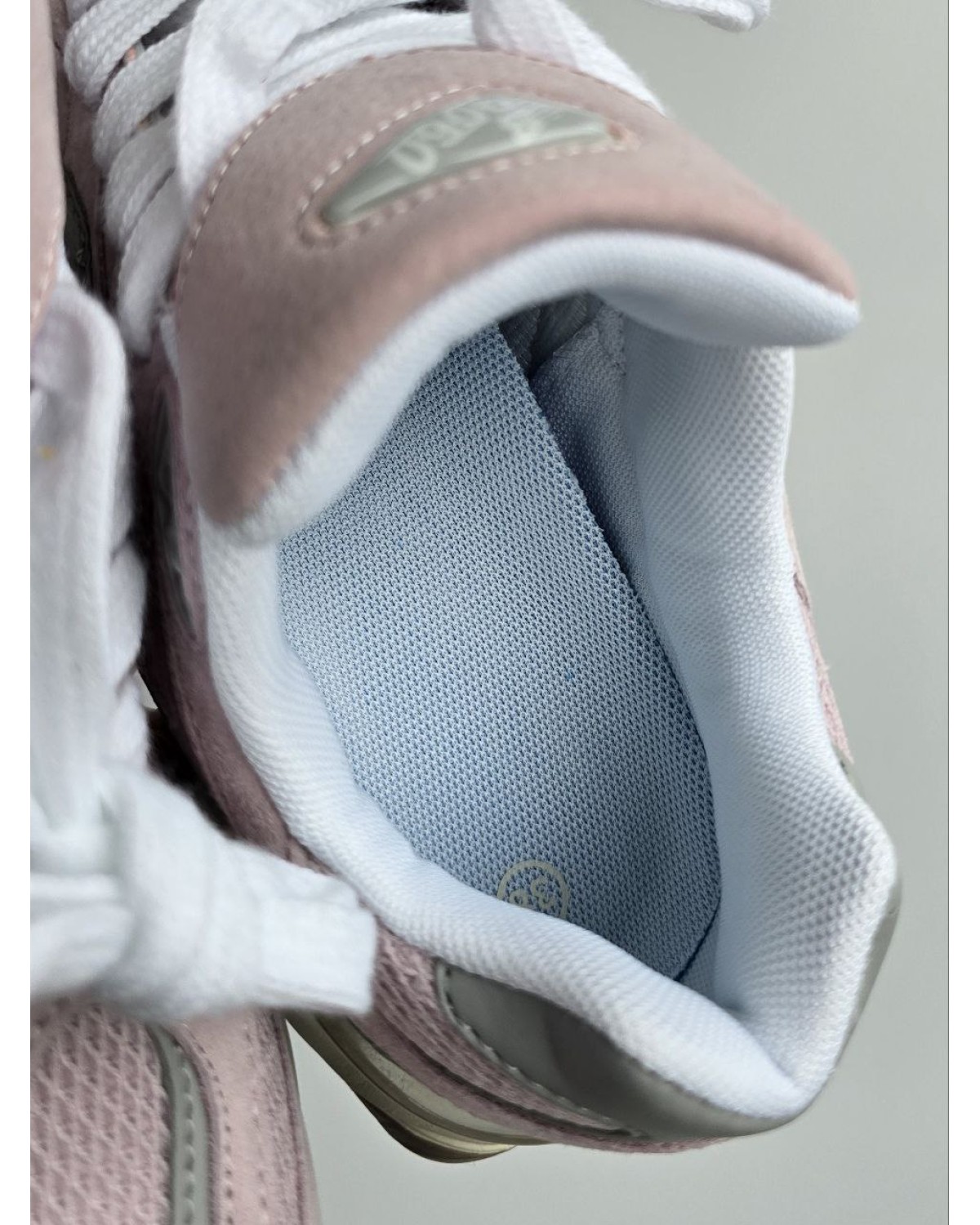 New Balance 9060 Soft Pink/Grey