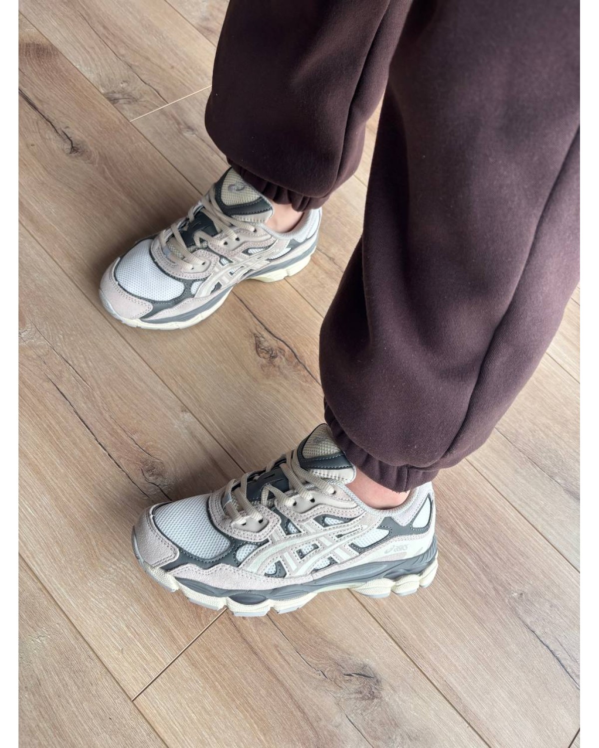 Asics Gel-NYC Cream Oyster Grey Asics Gel-NYC Cream Oyster Grey