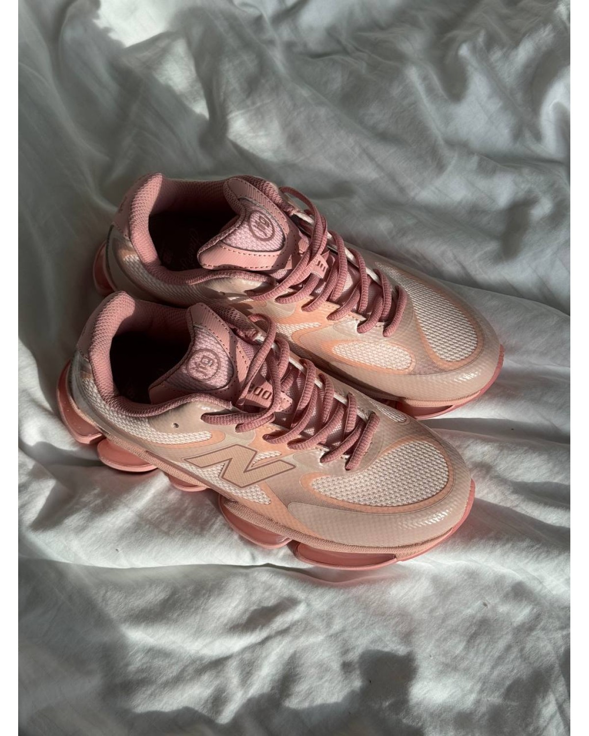 New Balance 2000 Pink