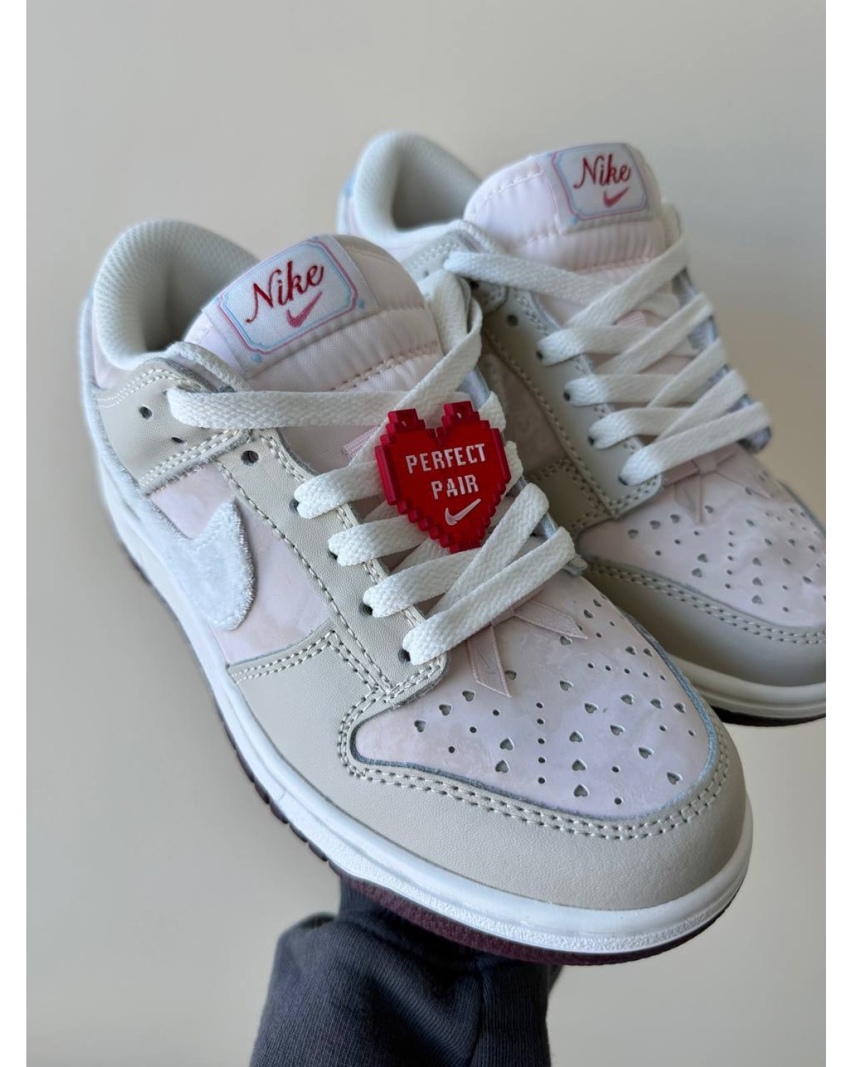 Nike Dunk Low "Valentine's Day"