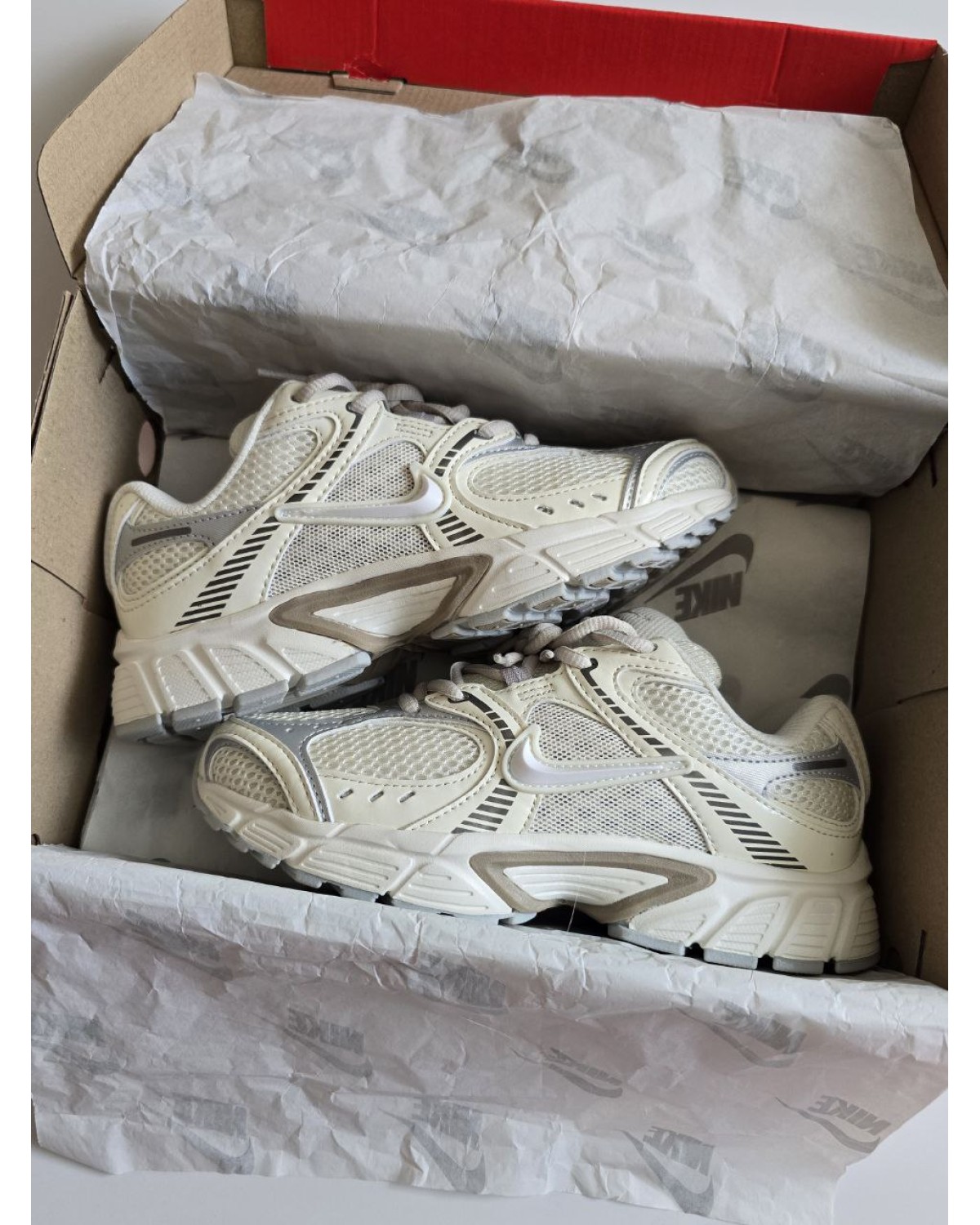 Nike V5 RNR Cream/Beige