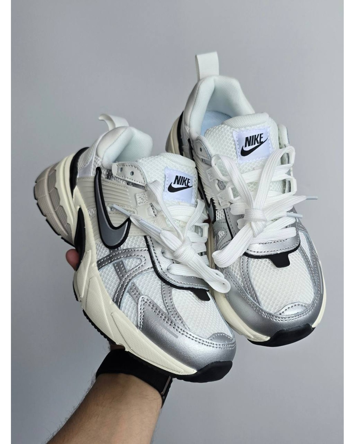 Nike V2K Run White/Silver/Black