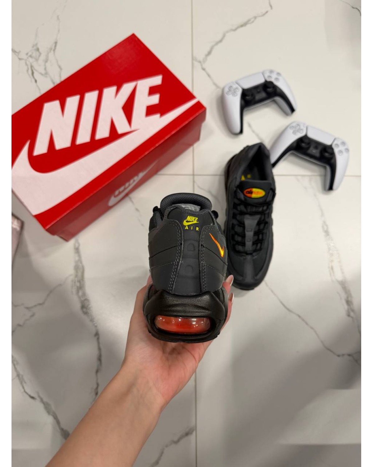 Nike Air Max 95 Anthracite Safety Orange Dark Grey Nike Air Max 95 Anthracite Safety Orange Dark Grey