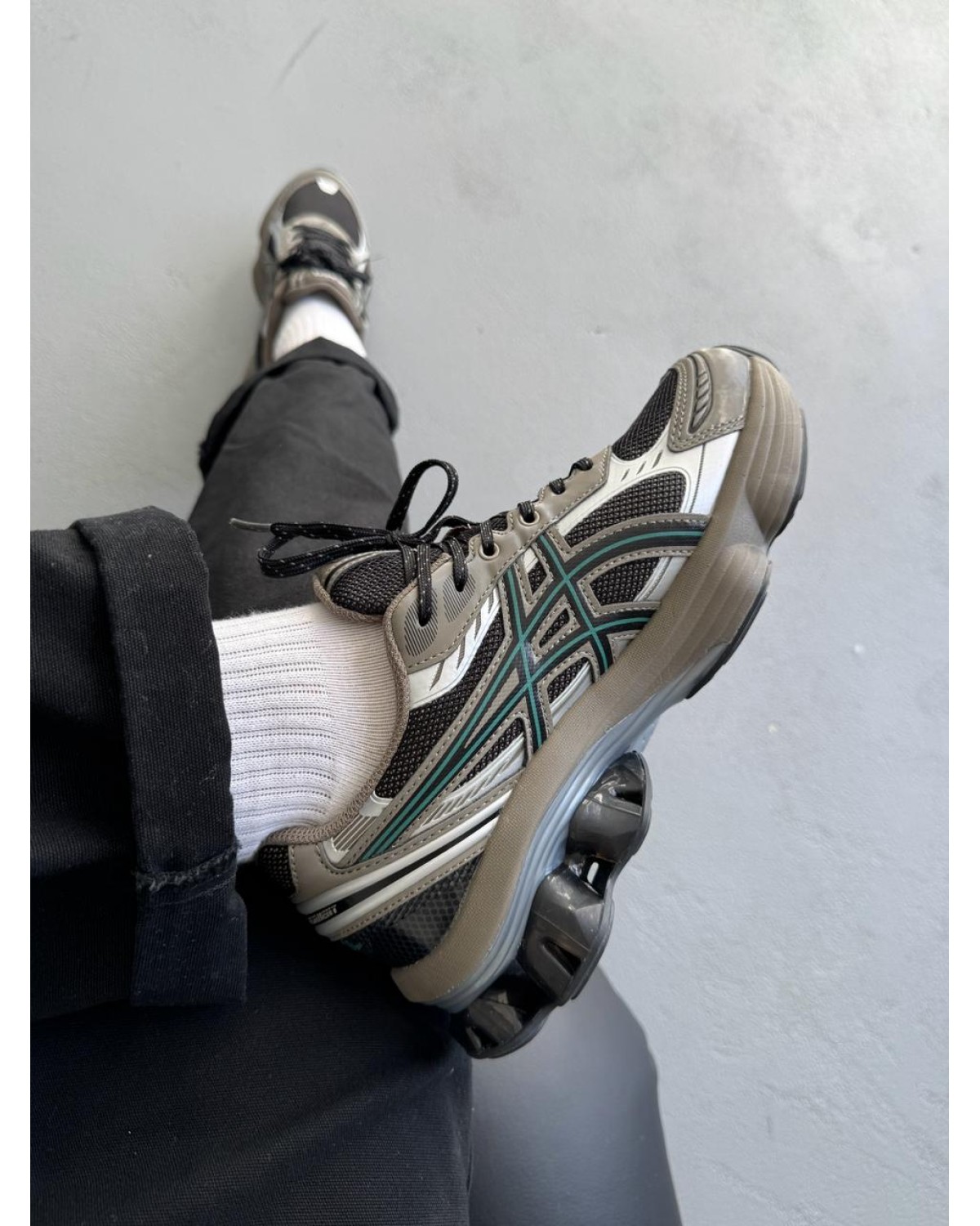 Asics Gel-Kinetik Fluent Black/Dark Taupe Asics Gel-Kinetik Fluent Black/Dark Taupe