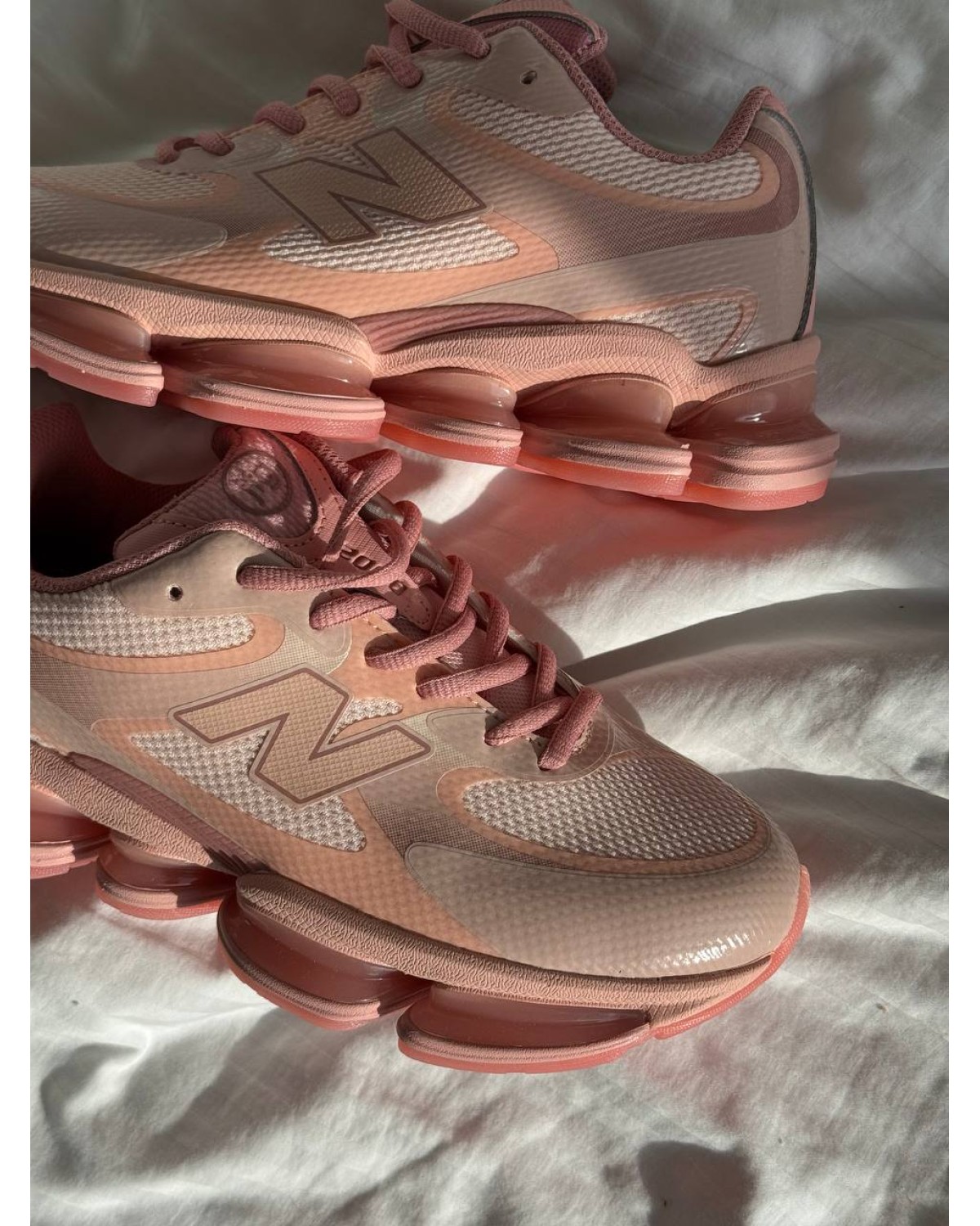 New Balance 2000 Pink