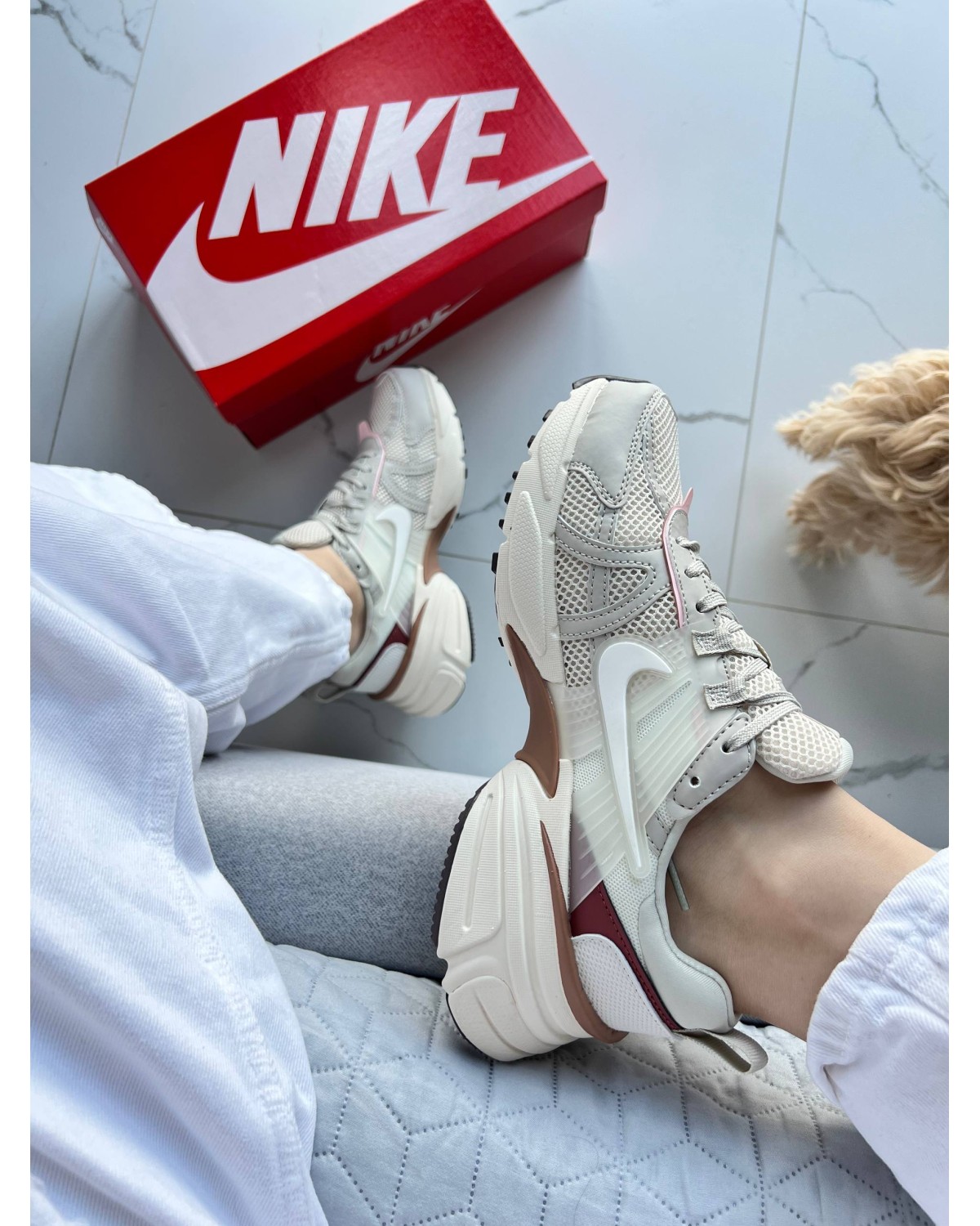 Nike V2K Run Beige Pink