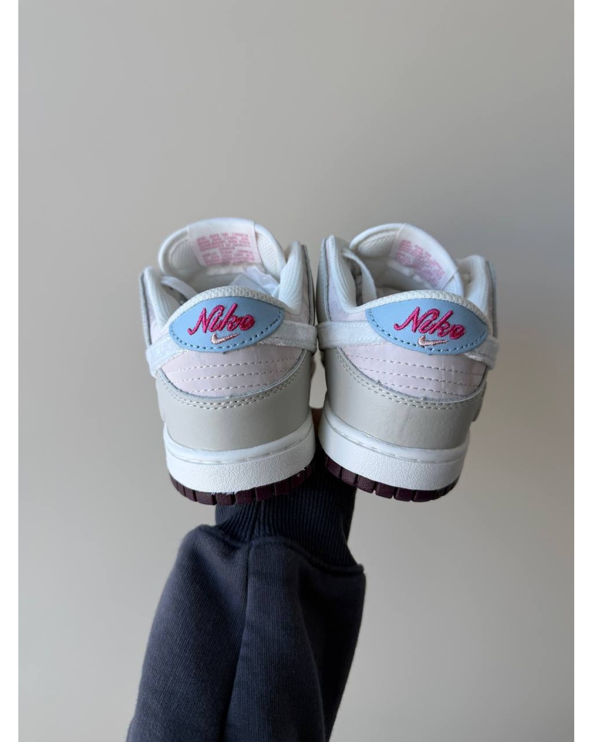 Nike Dunk Low "Valentine's Day"