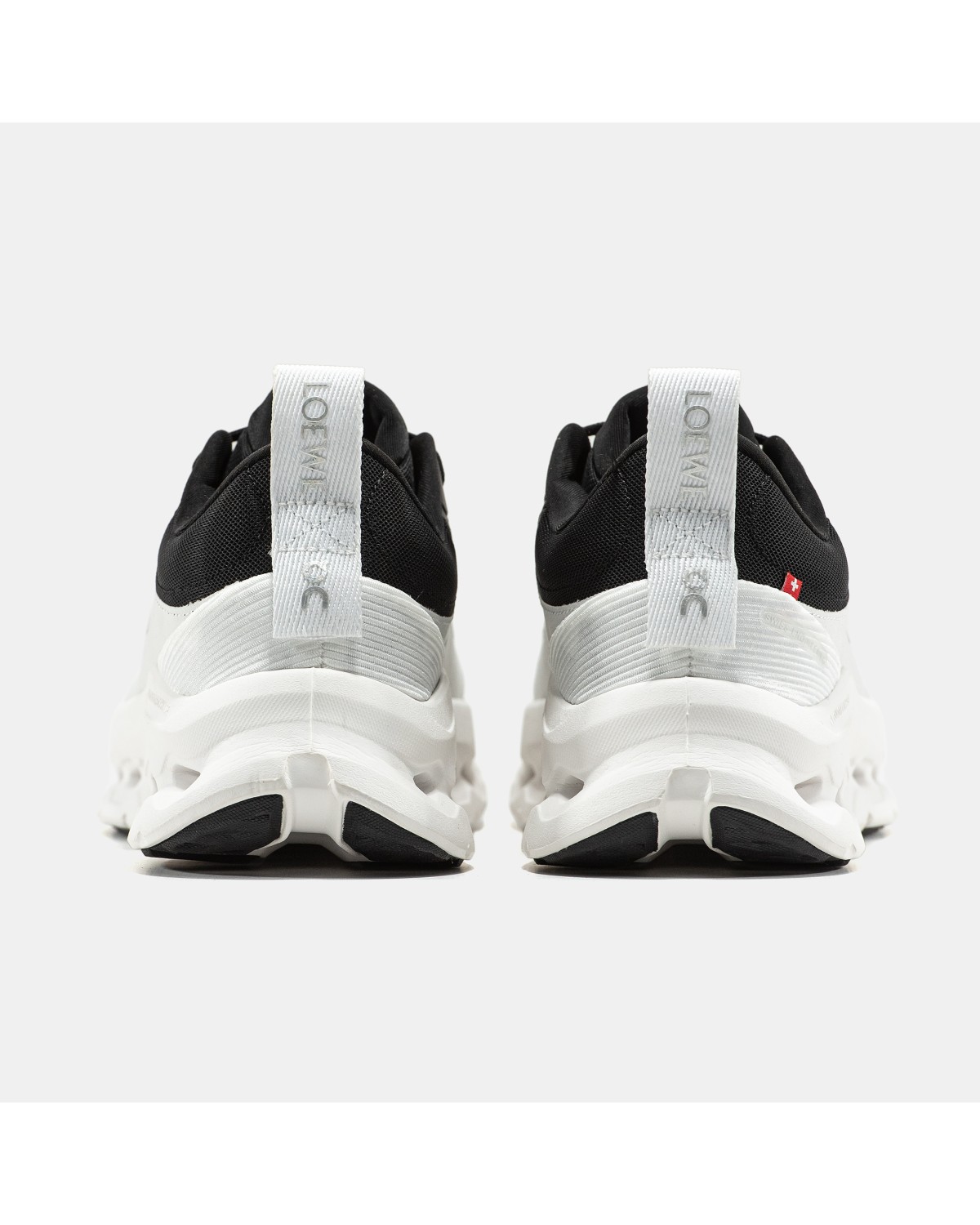 ON Cloudtilt x Loewe