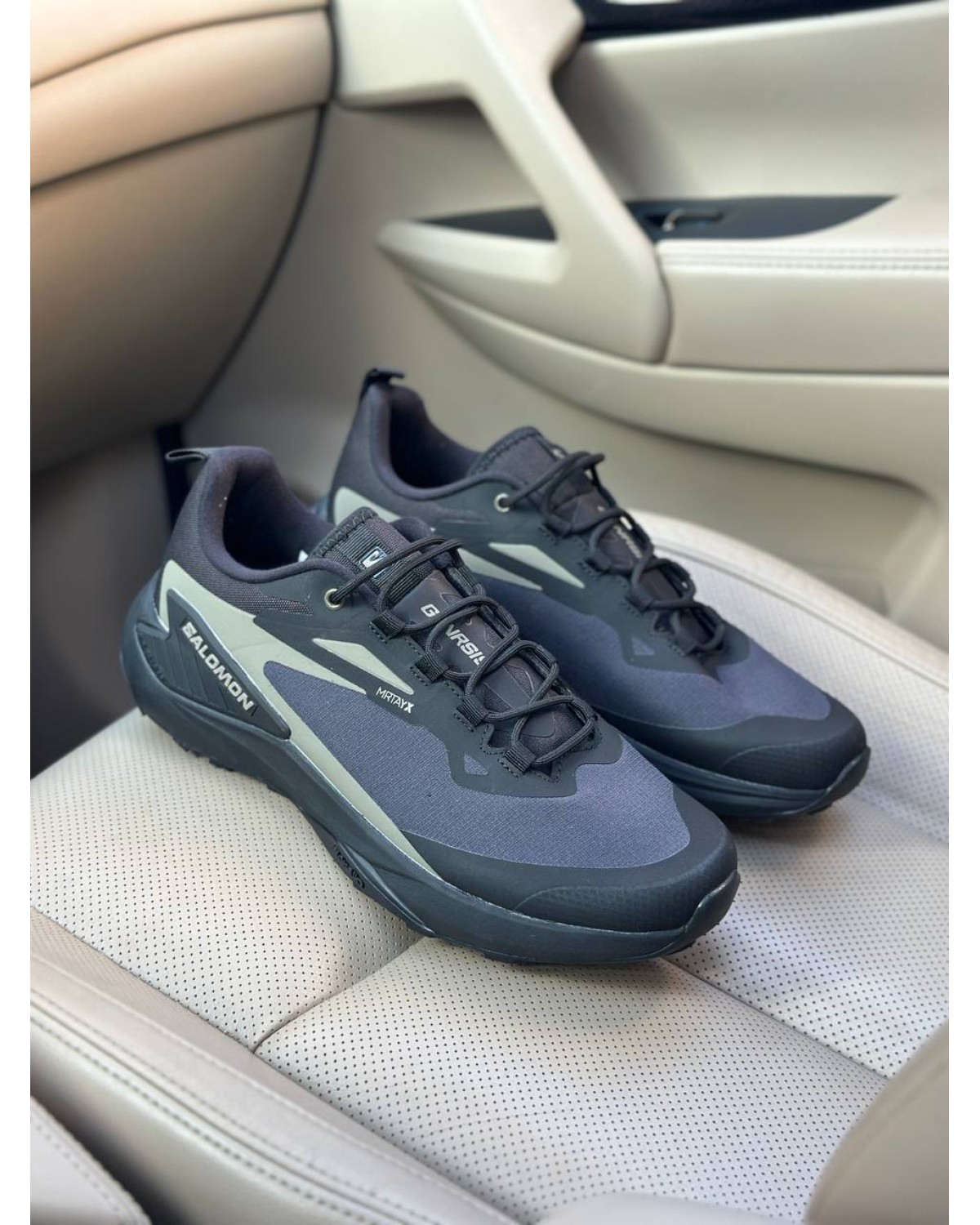 Salomon Genesis Gore-Tex Black Khaki