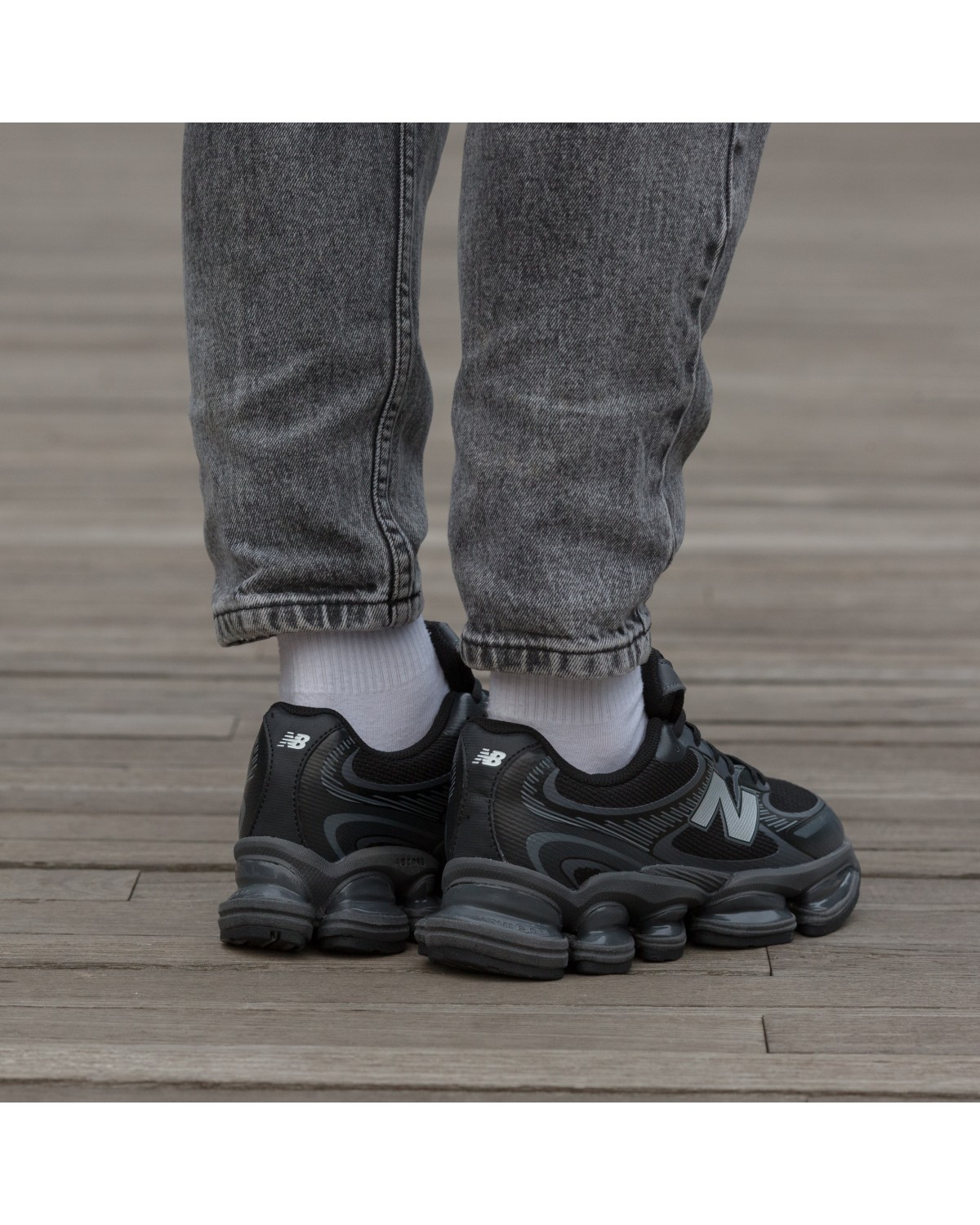 New Balance 2000 Black Grey