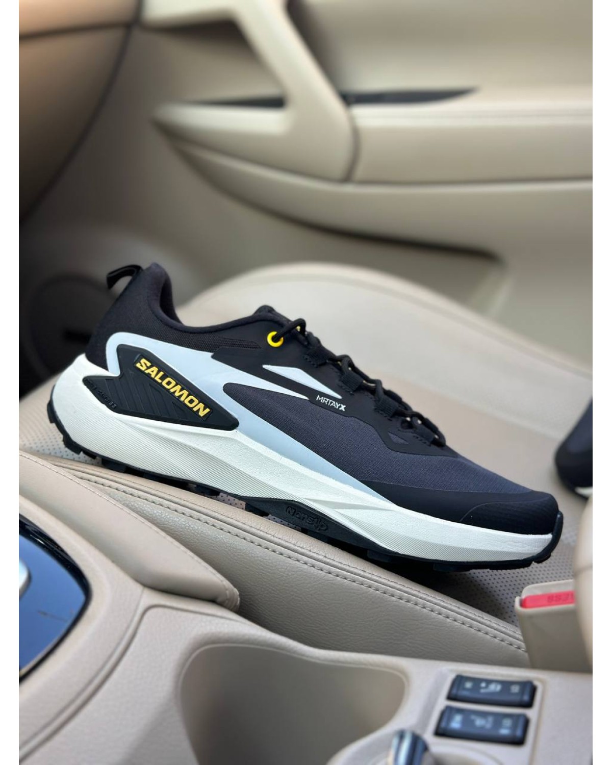 Salomon Genesis Gore-Tex Black White