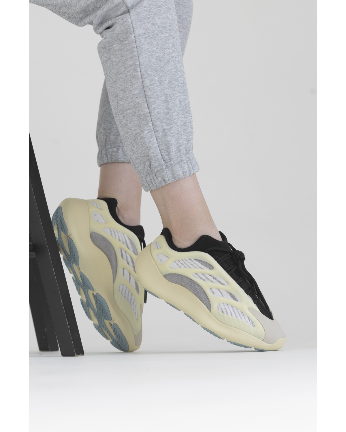 Adidas Yeezy Boost 700 V3 Azael Adidas Yeezy Boost 700 V3 Azael