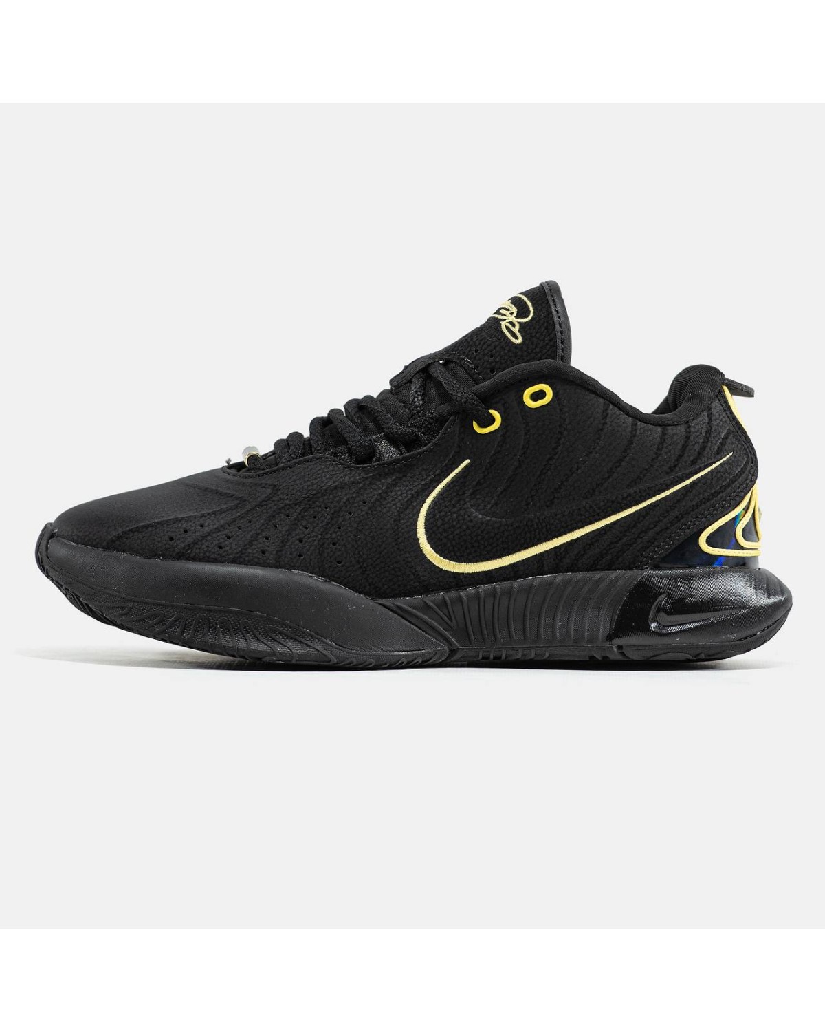 Nike LeBron 21